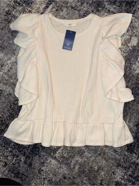 entro Cream Ruffle Sleeve Knit Top